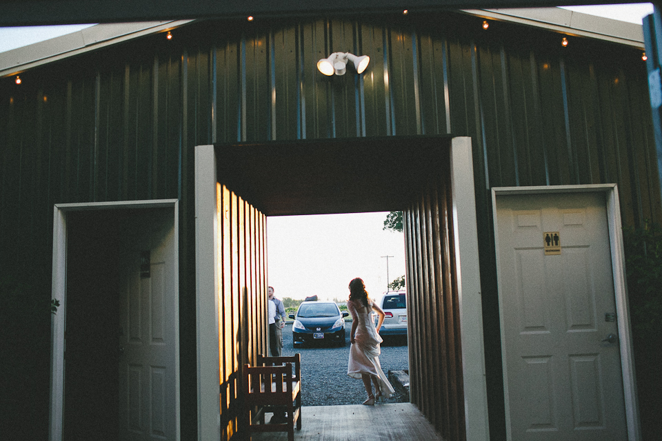 Jennifer-Paul-Postlewaits-Portland-Farm-Wedding-031