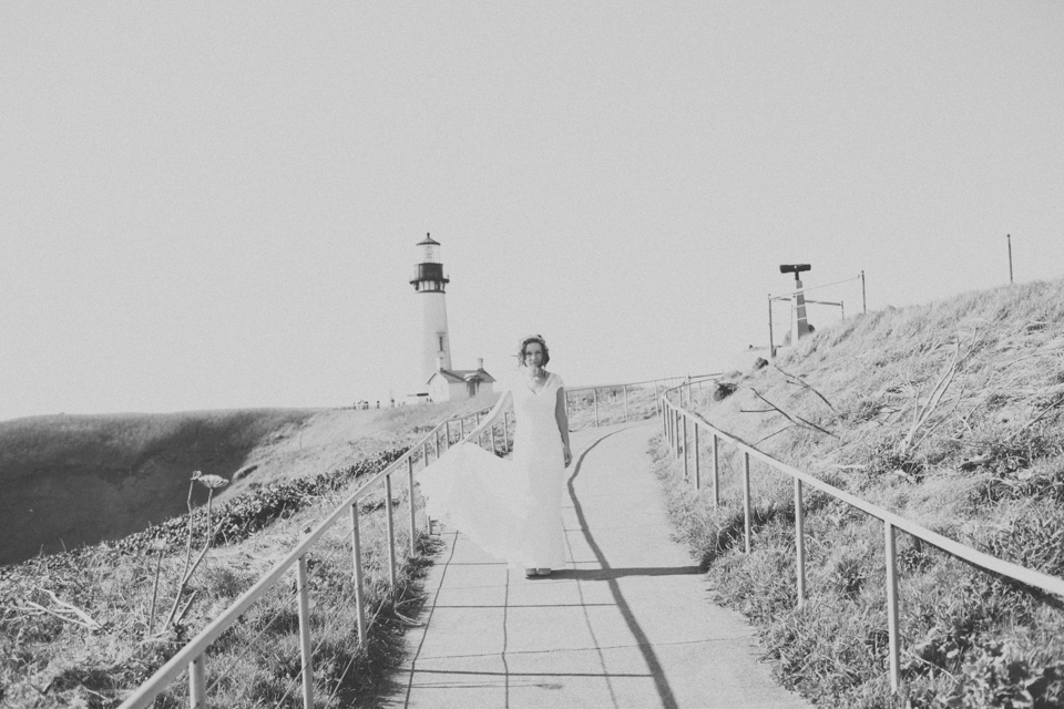 yaquina head lighthouse wedding