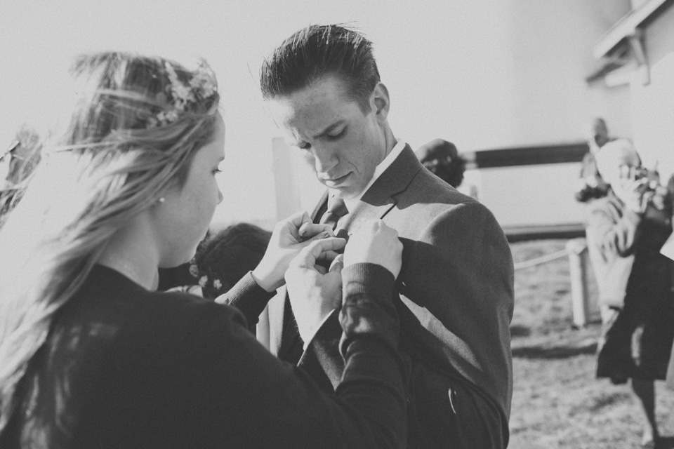 journalistic wedding photographer