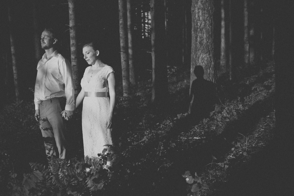 journalistic wedding photographer