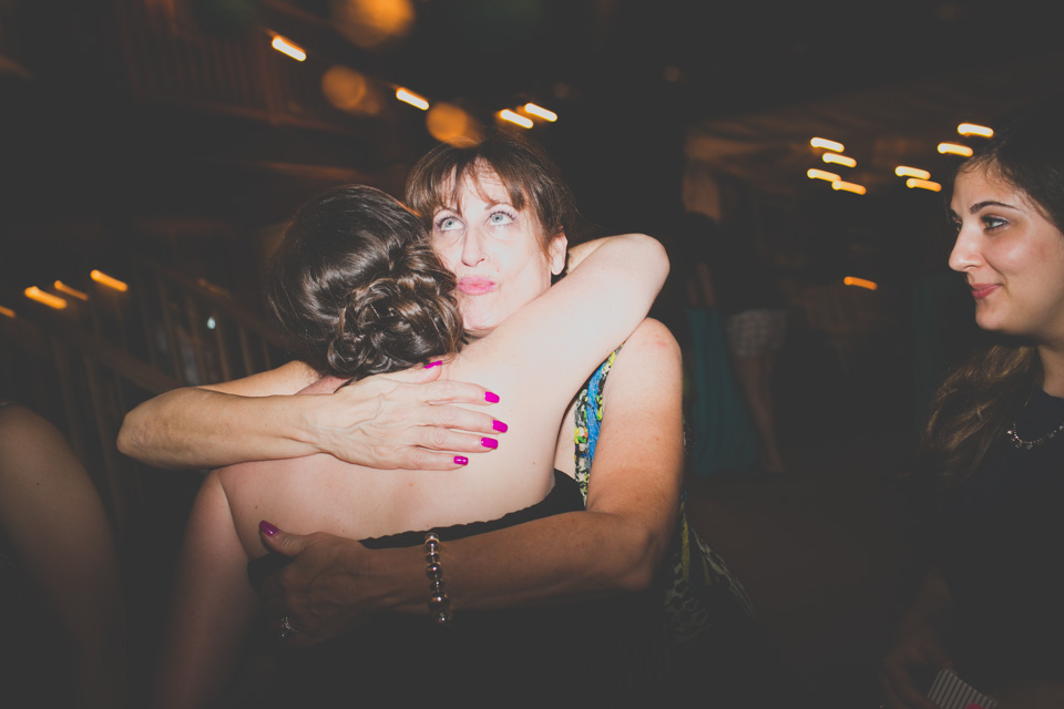 journalistic wedding photographer