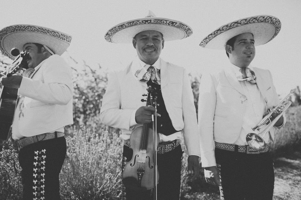 candid wedding photographer