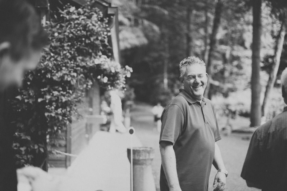 journalistic wedding photographer portland or