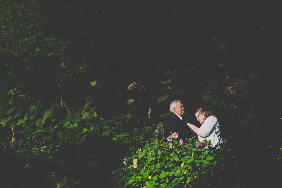 journalistic wedding photographer portland or