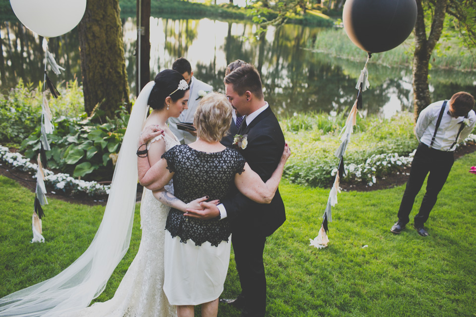 journalistic wedding photographer portland or