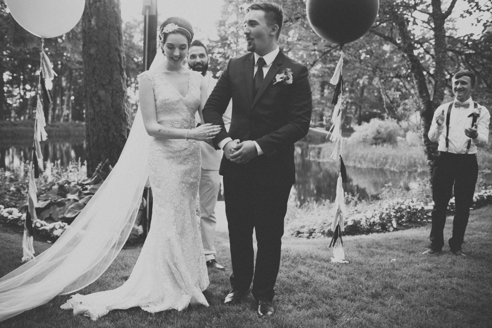 journalistic wedding photographer portland or