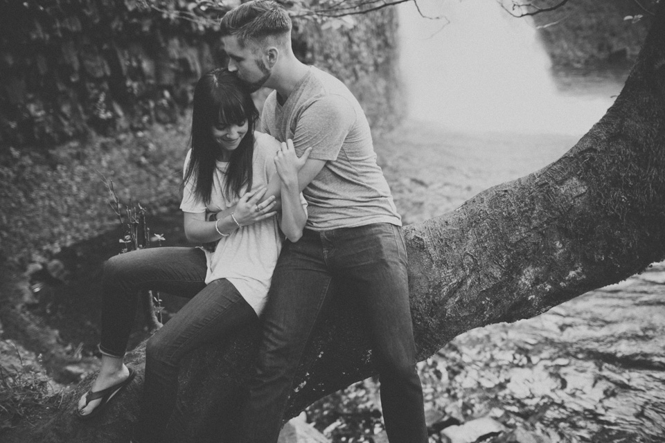 Columbia River Gorge Engagement Photos