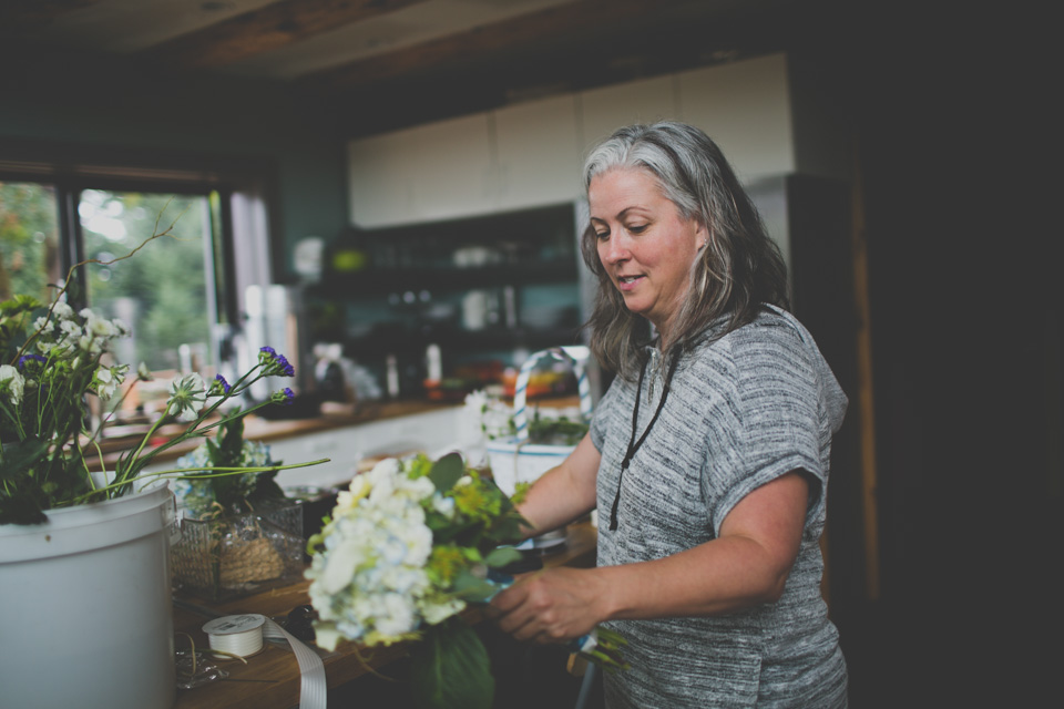 Oregon cabin wedding