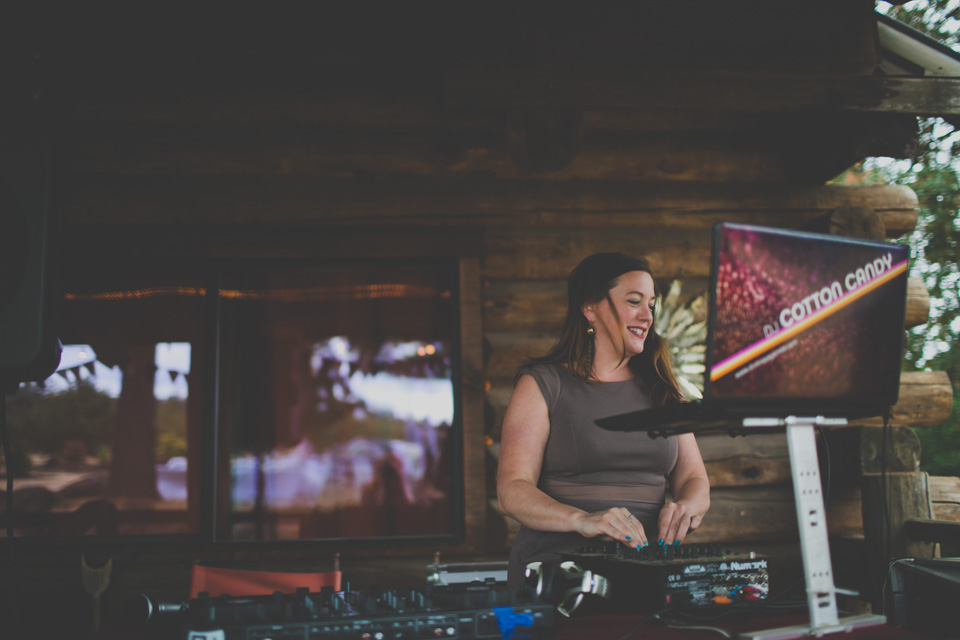 Oregon cabin wedding