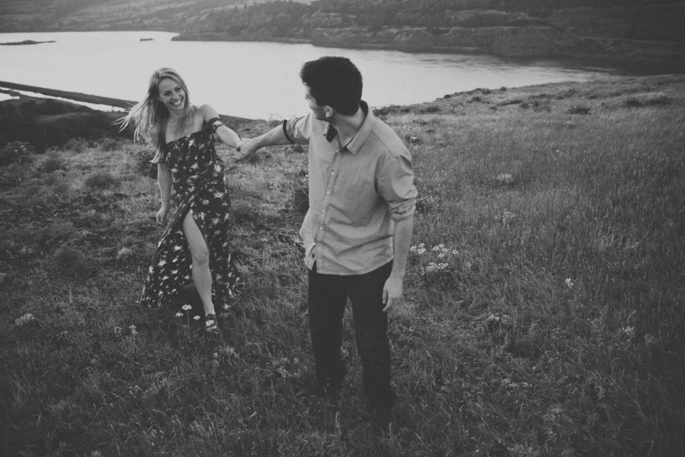 Colubmia River Gorge Engagement Photos