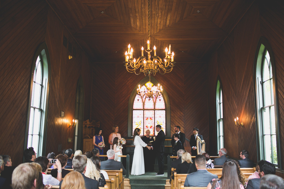 Oaks Pioneer Church wedding