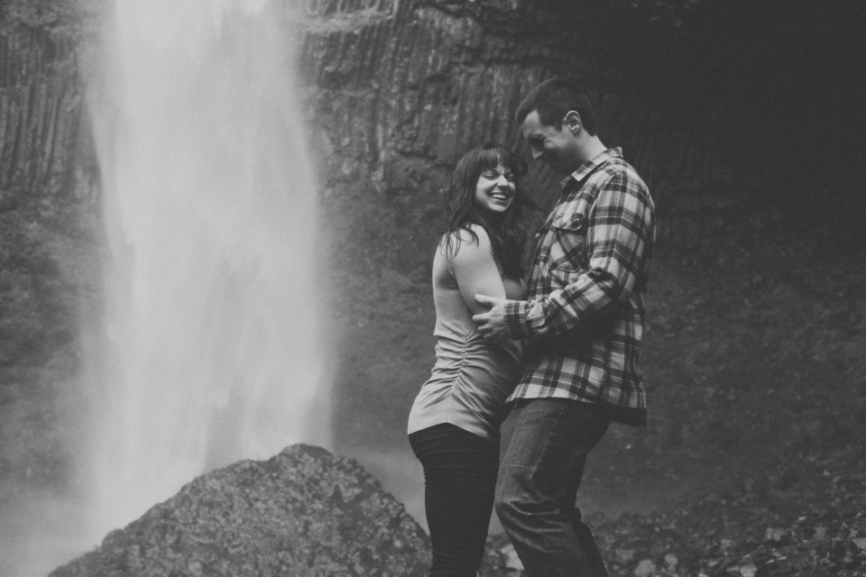 maternity photographer portland or